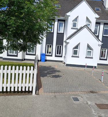Enniscrone House | 4 Bed By The Sea
