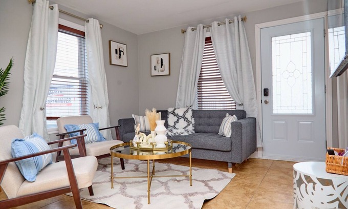 Saint-Jean-Sur-Richelieu House | 4-bedroom family home-Garden, BBQ, 3 free parking spaces!