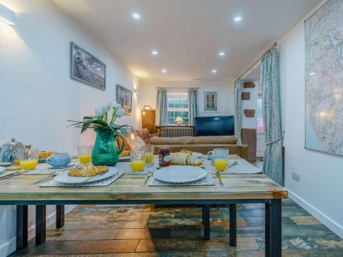 Gosforth House | 4 Bed in Gosforth 85807