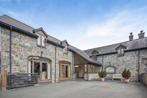 Glandyfi House | 4 Bed in Talybont oc-y32384