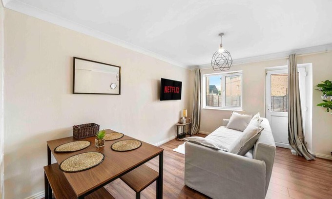 Greenwich House | ◑4 Bed Townhouse◑10guests◑ Garden◑Wifi & Netflix◑
