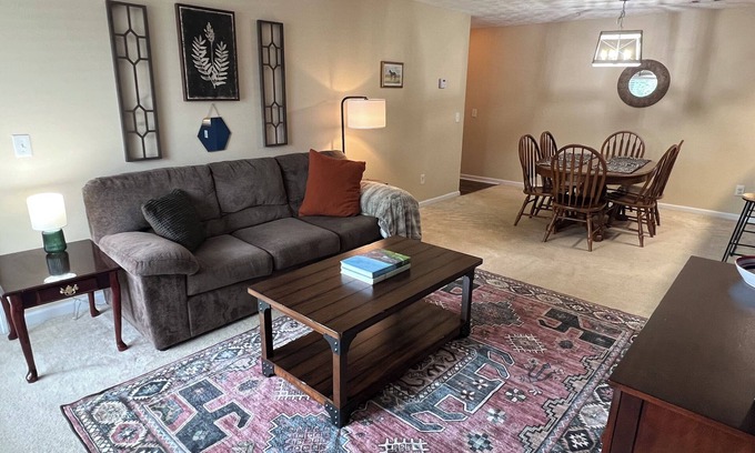 Auburn Condo | 4 Bedroom, 4 Bathroom - Home on the Plains!