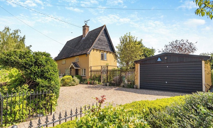 Hessett Cottage | 4 bedroom accommodation in Hessett, near Bury St Edmunds