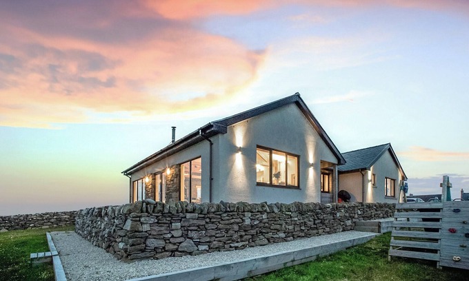 Isle of Lewis Cottage | 4 bedroom accommodation in Eoropie, Isle of Lewis