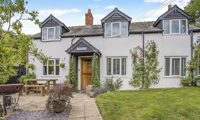 Kingswood Cottage | 4 bedroom accommodation in Welshpool