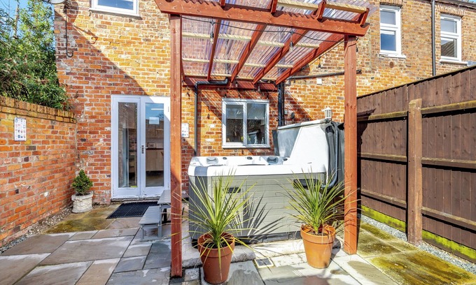 Wainfleet All Saints Cottage | 4 bedroom accommodation in Skegness