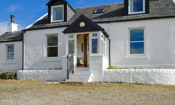 Tarbert Cottage | 4 bedroom accommodation in Clachan, near Tarbert