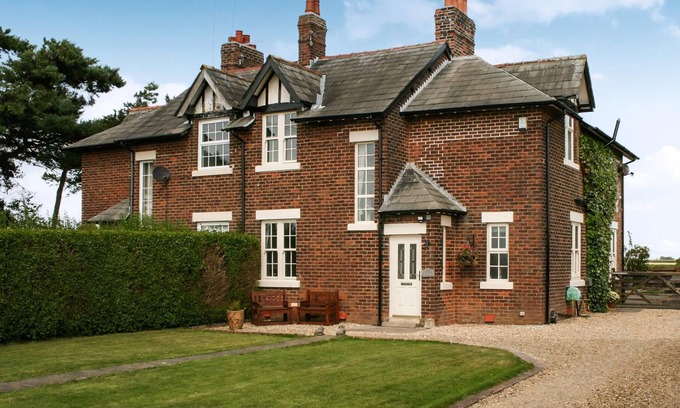 Wesham Cottage | 4 bedroom accommodation in Roseacre, near Blackpool
