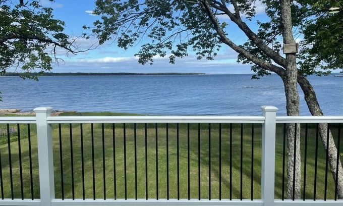 Corea House | 4-Bedroom Family-Friendly Pet-Friendly Oceanfront Home in Downeast Maine