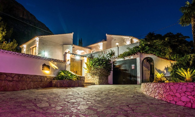 Montgo de Toscamar Villa | 4 Bedroom Family Villa with Pool