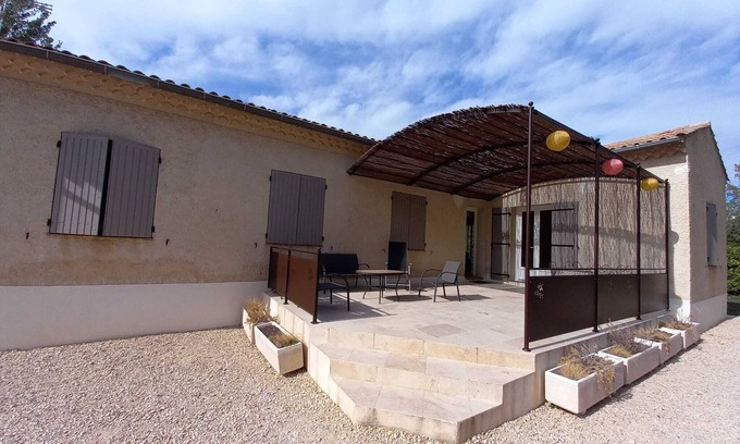Entrechaux House | 4 Bedroom Private vacation home in MalaucÃ¨ne
