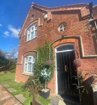 Holt House | 4 Bedroom School House