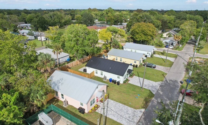 St. Augustine House | 4 Homes IN A ROW! 40People | Yards,Firepits, Games