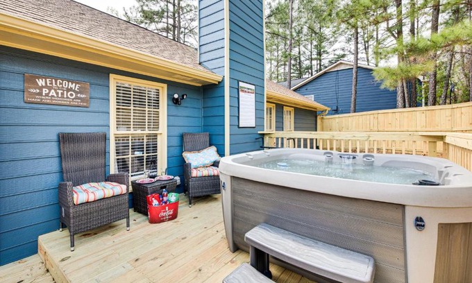 Church Street House | 4 Mi to Airport Atlanta Home with Deck and Hot Tub