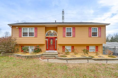 Balmville House | 4 Mi to Hudson River Cozy Newburgh Home!