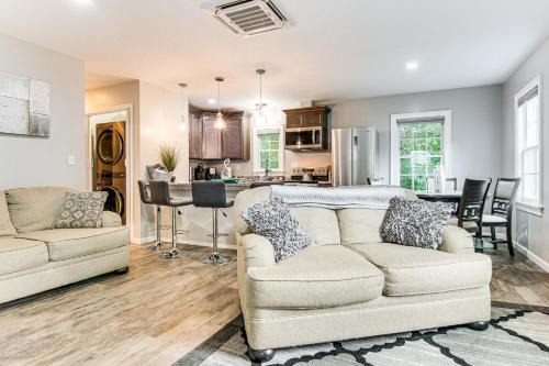Weaverville House | 4 Mi to Main Street Petite Weaverville Escape!