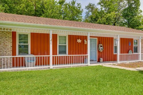 Morehead City House | 4 Mi to Radio Island Beach Family Cottage