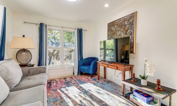 Highland House | 4 Mi to UT Austin: Bright & Modern Family Home