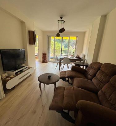 Fabron Apartment | 4- rooms appart 80m2 parking