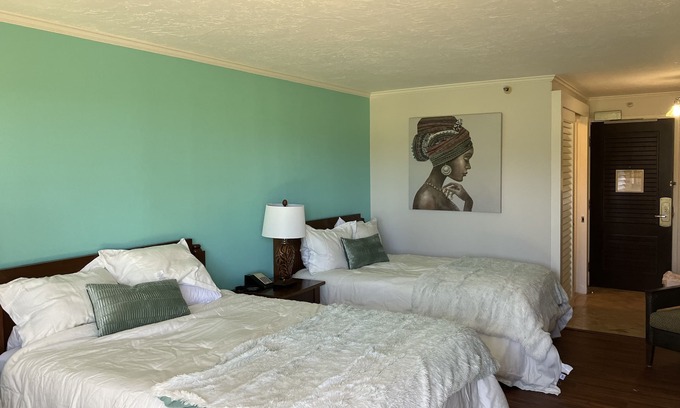 Hanamaulu Hotel | 4 Star Kauai Beach Resort, just steps to the beach