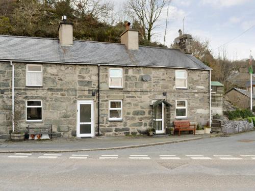 Prenteg House | 4 Tan Y Bryn Terrace
