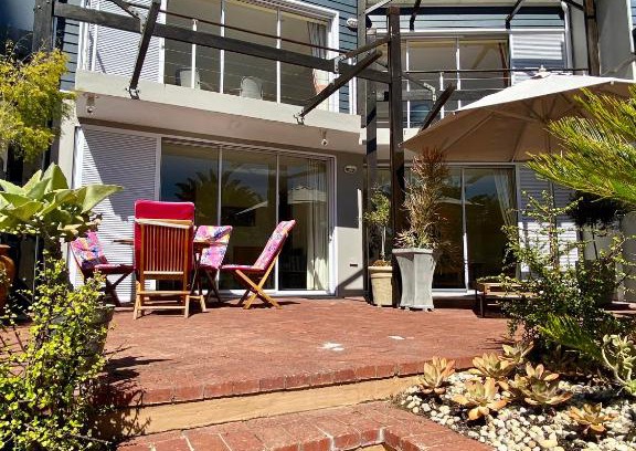 Waterfront House | 42 Spinnaker, The Quays