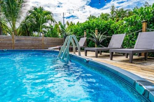 Miami Shores Apartment | 427 NE 107th Studio · 6BR 3BA 7 Beds Pool Parking 2 Kitchen