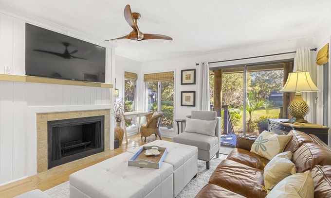 Kiawah Island Condo | 4513 Parkside: Dogs OK, 2BR, Deck & Screened Porch
