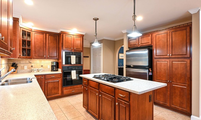 Southern Coast House | 4BR, 3.5 BA, Kid-Friendly, Private, A/C, 5min to Beach