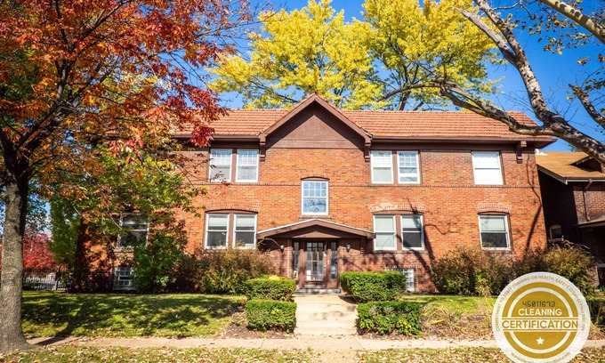 Southwest Garden House | 4BR/3BA 2 Floor Units | Sleeps 12 / ABODEbucks