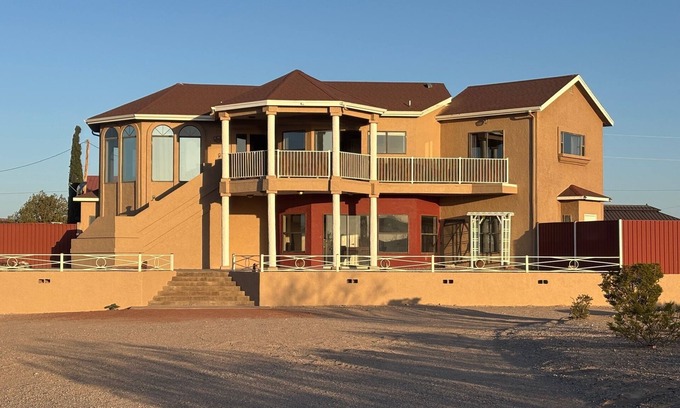 Truth or Consequences House | 4BR 4BA 3K sq Ft on 2 acres, Elephant Butte Lake Views, refrigerated AC