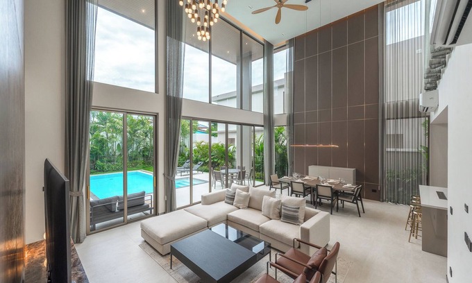 Cherngtalay Villa | 4BR Pool Villa Near Beach V200