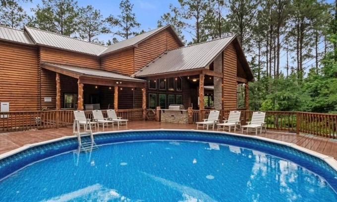Broken Bow Cabin | 4br Prvt Pool & Games Sleeps 22 + Air Hockey