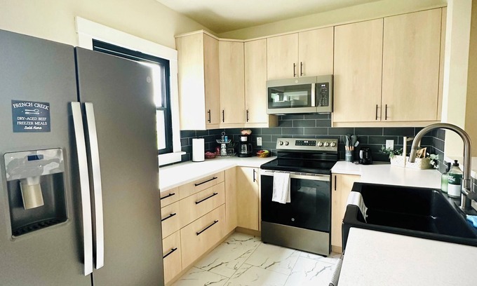Waukon House | 4BR Retreat in Waukon Group Friendly