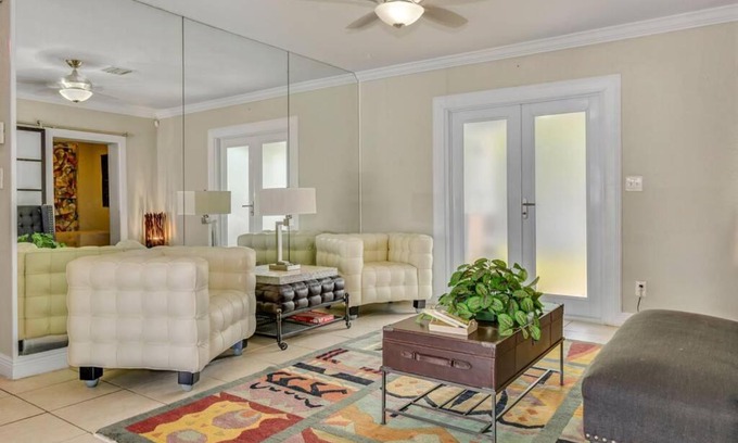 West Park House | 4BR Tropical Paradise Pool Golf Resort