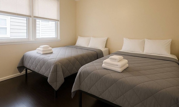 Old Town Apartment | 4C Free Wi-Fi LAX DTLA Fabulous 2-bedroom apartment in Torrance, Disney, Beach