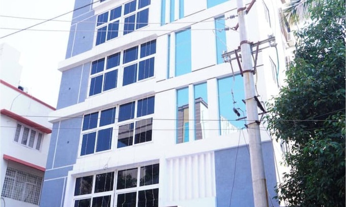 Visakhapatnam House | 4th floor Lovely three bedroom apartment with free parking