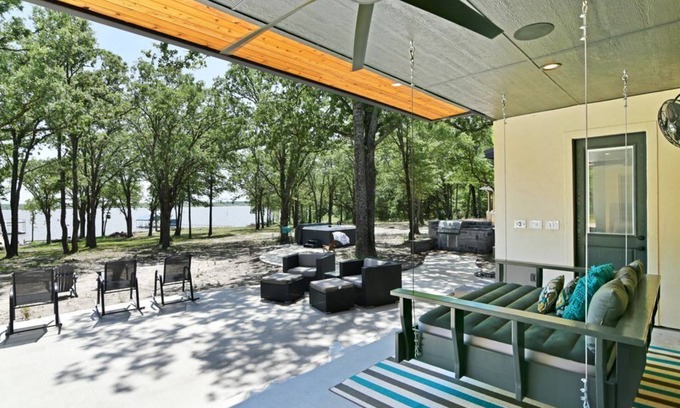 Quinlan House | 4th NT. FREE -Luxury Waterfront! Kayaks Hot Tub Dock