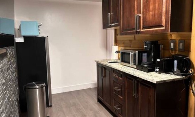 Burnaby House | 5-10 minutes away from Vancouver, Brentwood, Lougheed and Coquitlam.