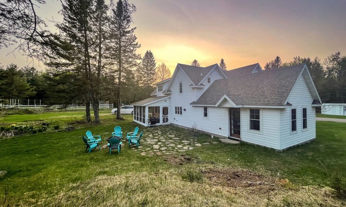 Cable House | 5 acres on trails with a private Sauna House