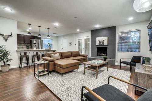 Park Central House | 5-BD 2-BA Spring Valley Park Home w Backyard Fun