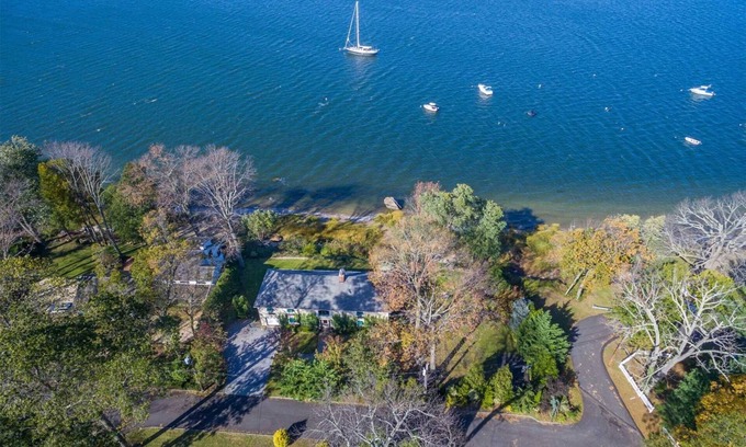 Centre Island House | 5 Bdrm BEACHFRONT 30% off >7days nQuiet Safe Centre Island Sunsets