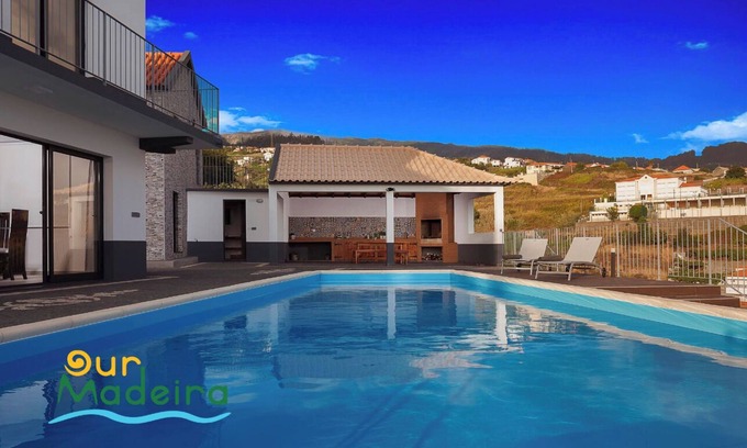 Estrela da Calheta Villa | 5-bed in Calheta, pool, gym, games room | Rosalina