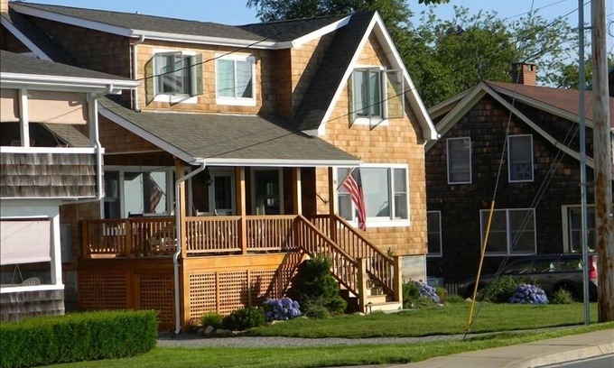 Groton Long Point Cottage | 5-Bedroom/2-Bath Beach-Front Cottage - Groton Long Point, Connecticut