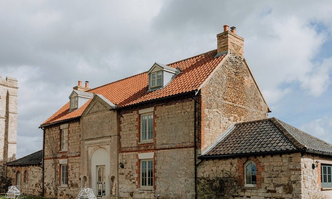 Pentney Cottage | 5 bedroom accommodation in Pentney, King&rsquo;s Lynn