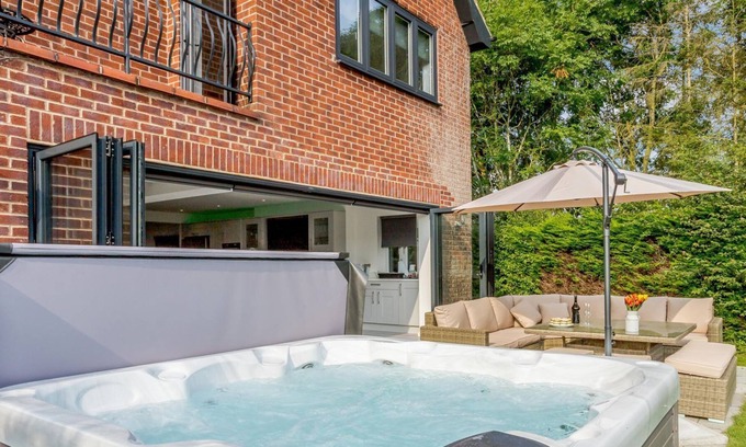 Old Somerby Cottage | 5 bedroom accommodation in Ingoldsby, near Grantham