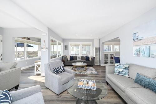 Balboa Peninsula House | 5 Bedroom Duplex on the Boardwalk next to Balboa Pier