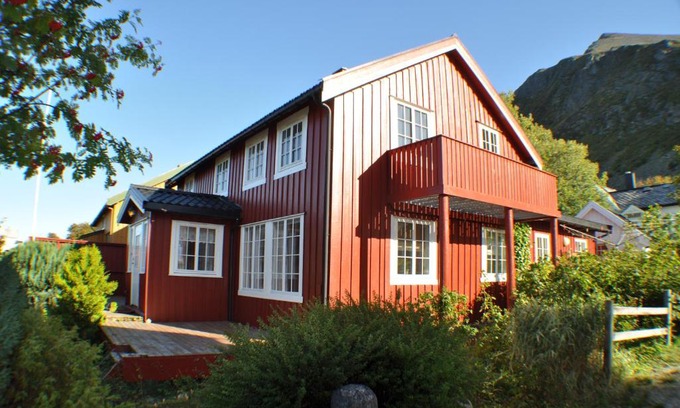 Ramberg House | 5-Bedroom House in Lofoten