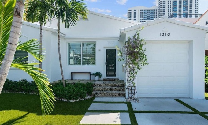 West Avenue Apartment | 5 Bedroom Single family 439340 by Houzlet