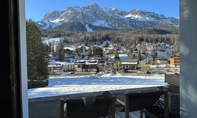 Cortina d'Ampezzo Historic Centre Apartment | 5* Central Cortina newly refurbished. 3’ from Freccia nel Cielo cable car.